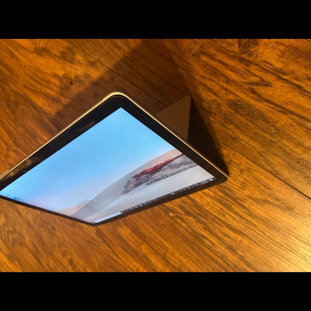 Microsoft surface pro comes with a charger .